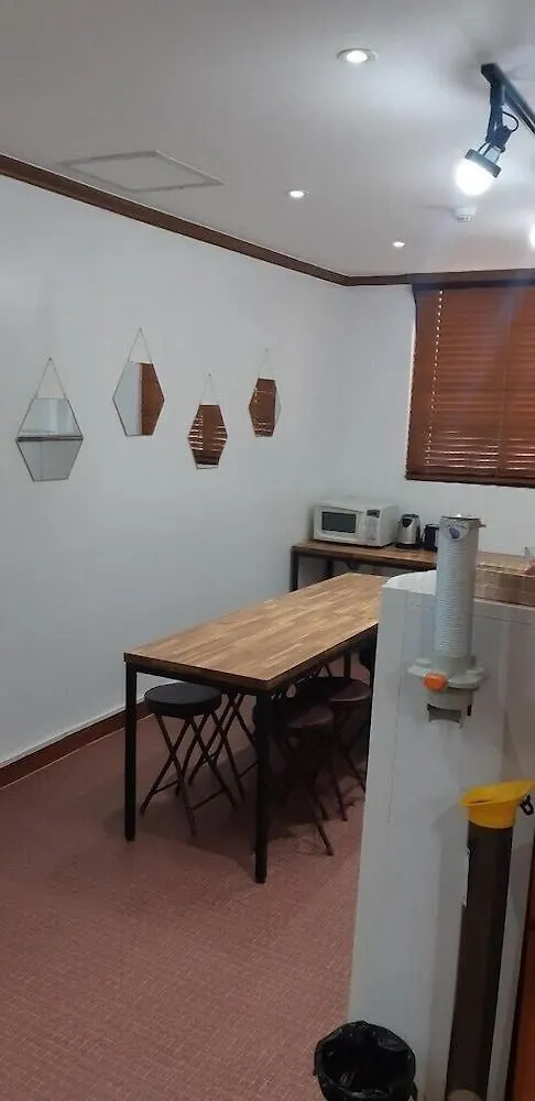 Kimstay 9 Seoul Hostel